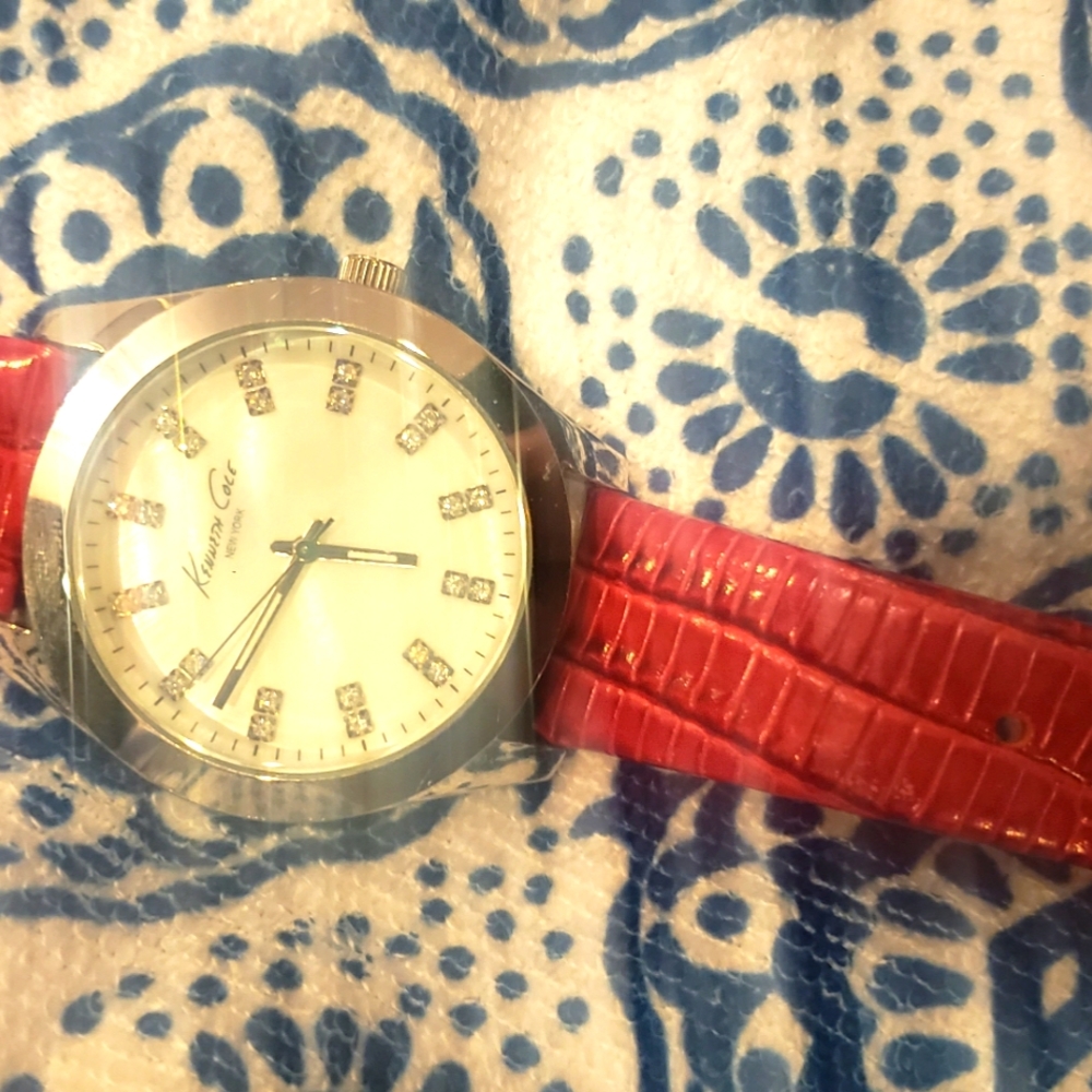 Red Leather Kenneth Cole Wristwatch